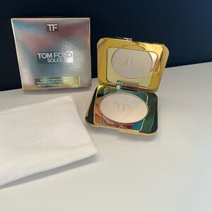 - Tom Ford Soleil Radiant Perfecting Powder- Gilt Glow NIB